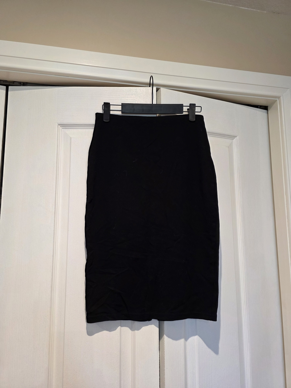 Suzy Shier Black Pencil Skirt - Sleek Office Staple